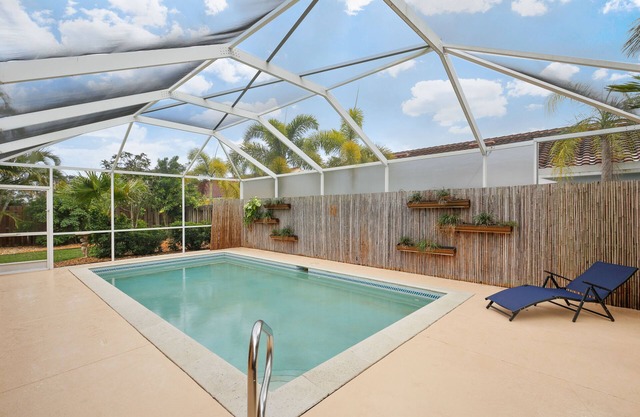 Pelican Roost, Minutes From Beautiful SWFL Beaches, Fine Dining & Golf Courses!