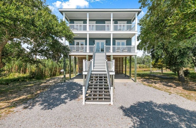 Pelican View Beach House - Private Beach!!