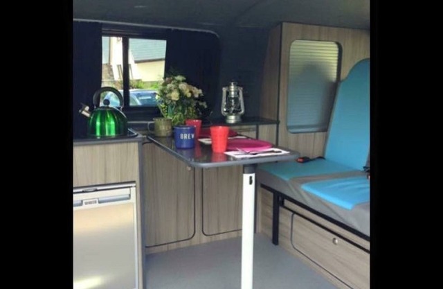 Pembs Campervan. Super camping-car VW à louer