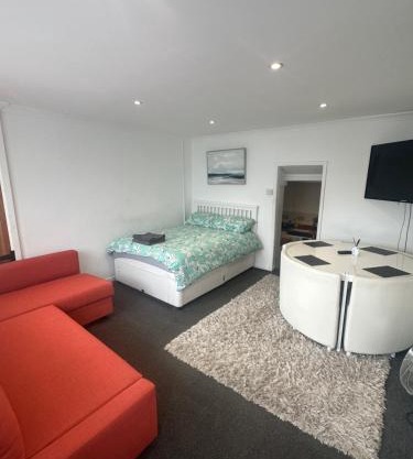 Pembs Studio Apartment