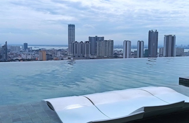 Penang Georgetown family couple staycation holiday home Beacon suite deal Komtar