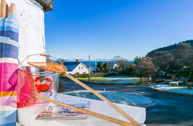 Pencoed - a coastal that sleeps 5 guests in 3 bedrooms