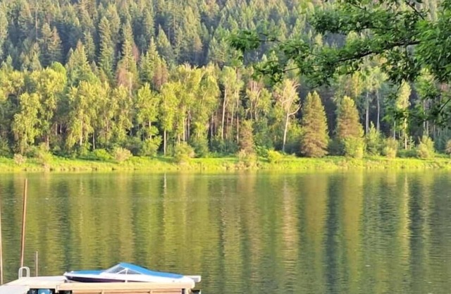 Pend Oreille River home, enjoy the best of Pend Oreille Valley & it's Mountains
