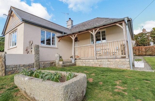 PENLAUREL, family friendly, with hot tub in Crackington Haven