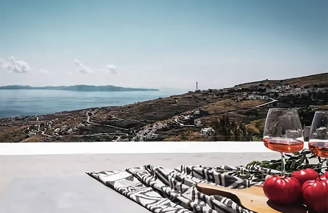Charmante maison en pierre à proximité des plages, des restaurants et plus à Tinos
