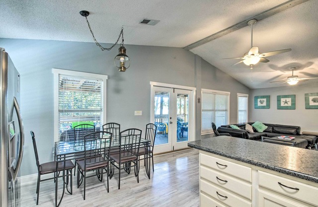 Pensacola Home - 2 Blocks From Boat Launch!