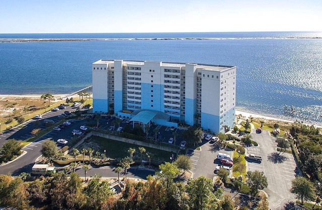PENSACOLA / PERDIDO FALL DISCOUNTS WATER FRONT RESORT DELUXE 3BED 3BA END SUITE