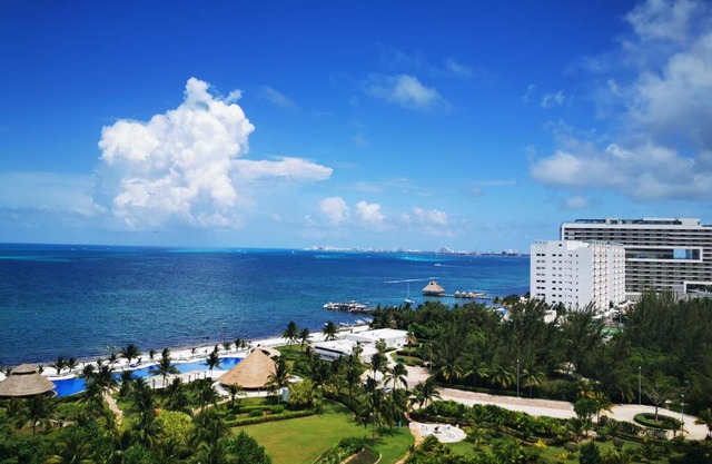 Pent House amazing View beachfront CANCUN