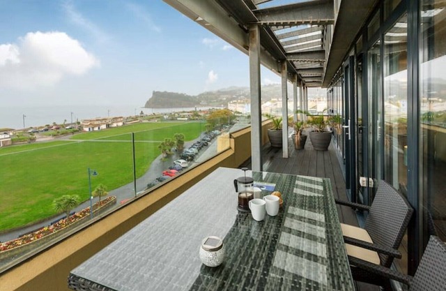 Penthouse 2 - Beachfront Spacious Apartment with Panoramic Sea Views