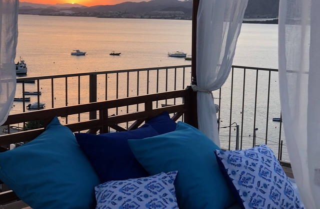 PENTHOUSE à 50 m de la mer & du parc naturel, (balcon 16m2 + Toit-terrasse 52m2)