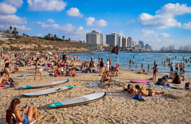 Penthouse 6 personnes kikar netanya 500 mètres de la plage