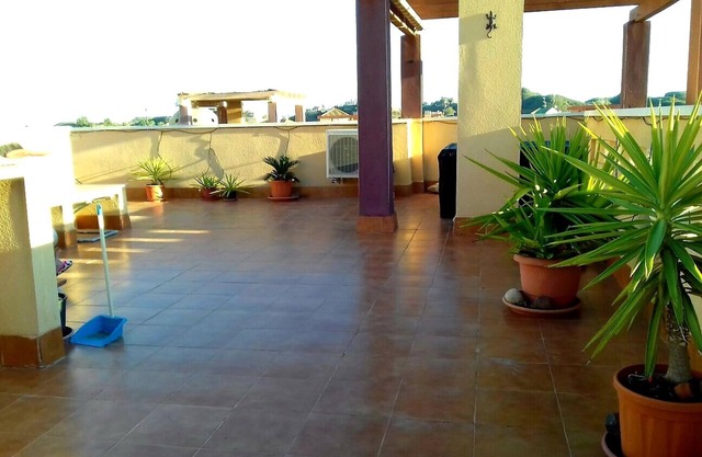 Appartement penthouse idéalement situé à seulement 3. 8 km du centre d'Aguilas