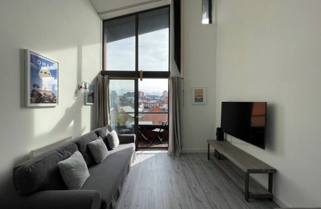 Penthouse Apartment w/ Parking