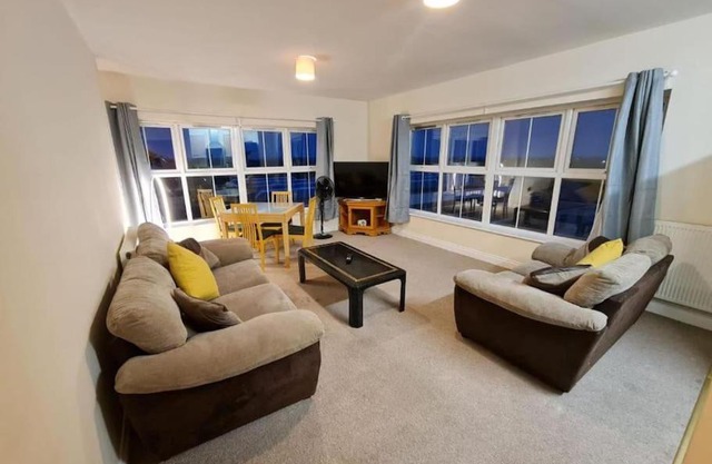 Penthouse Apartment For Professionals The View