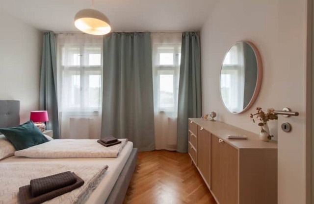 Penthouse Feel: 3BR w/A/C, Terrace & Style