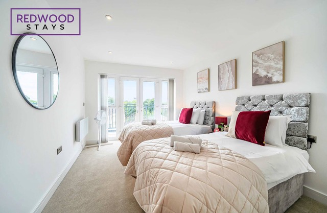 Penthouse | FREE Parking | Hi-Speed WiFi | Balcony