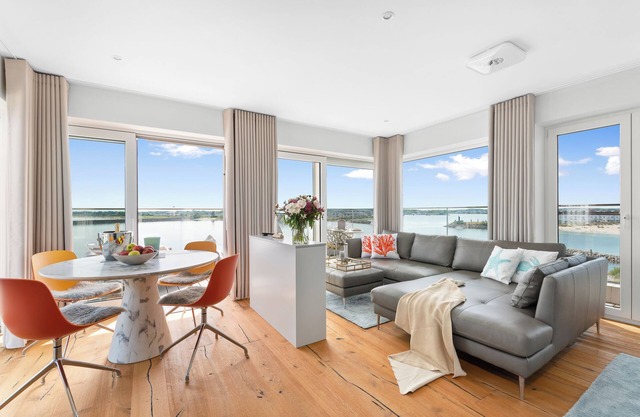 Penthouse 'Himmel & Meer', directly on the Baltic Sea, offers luxury, sauna & sea view