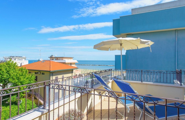 Penthouse à Viserba, avec terrasse donnant sur la mer, panorama fantastique.