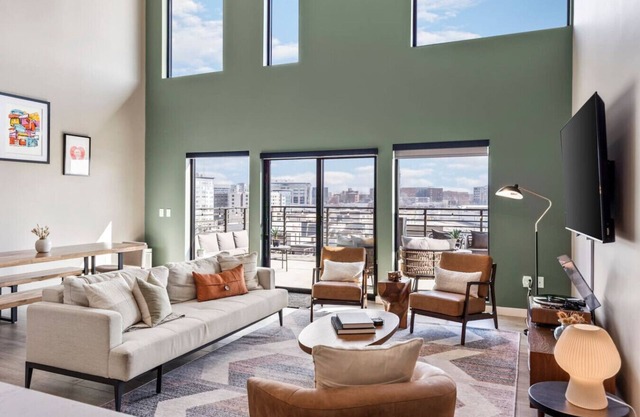 Penthouse Luxury w/ Pool, Patio & City View - Walk to Broadway