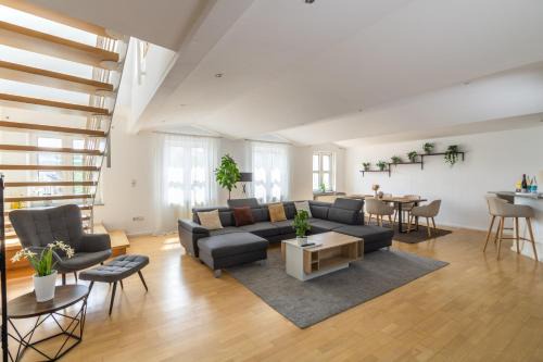 Penthouse-Maisonette - City Center, Highspeed Internet, Garage