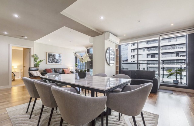 Penthouse style 4brmx4bath apt