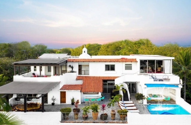 Villa PentHouse + Meilleur emplacement central + Piscine privée + 3 min PLAGE