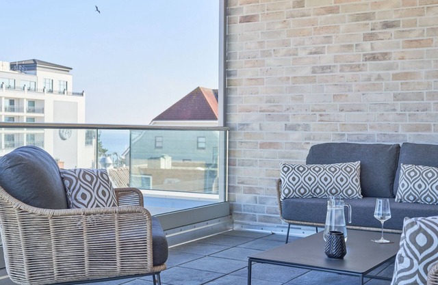 Penthouse Waterside, Deutschland