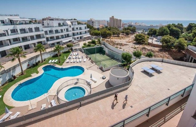 PENTHOUSE WITH 200 M2 TERRASA