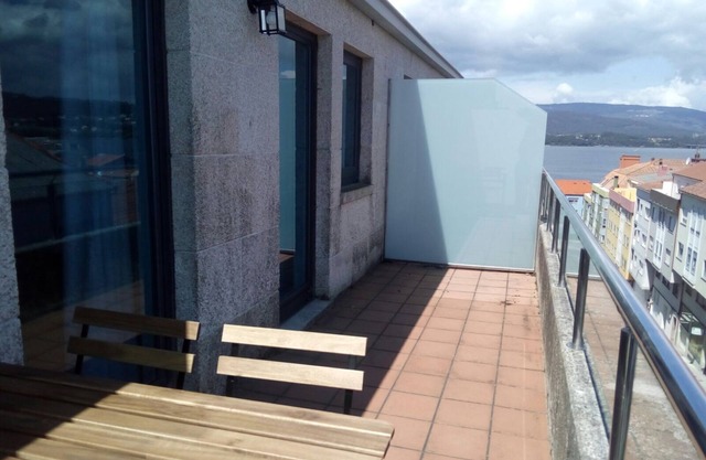 Penthouse avec grande terrasse et vue sur la mer, avec WiFi gratuit