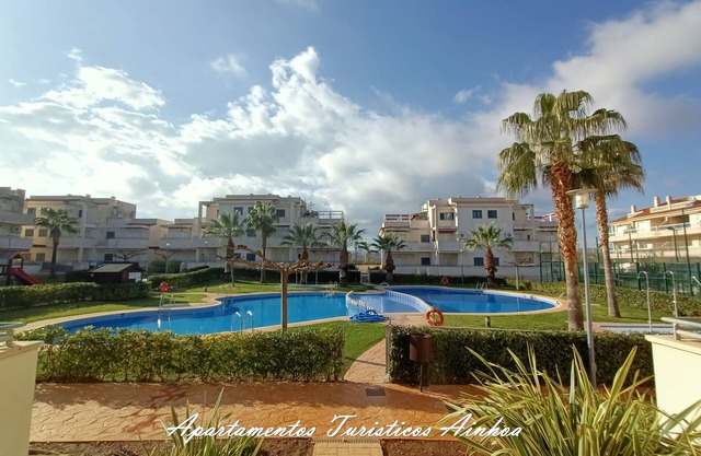 PENTHOUSE AVEC JARDIN DE PARKING PISCINE PRIVÉE SOLARIUM PADEL WIFI