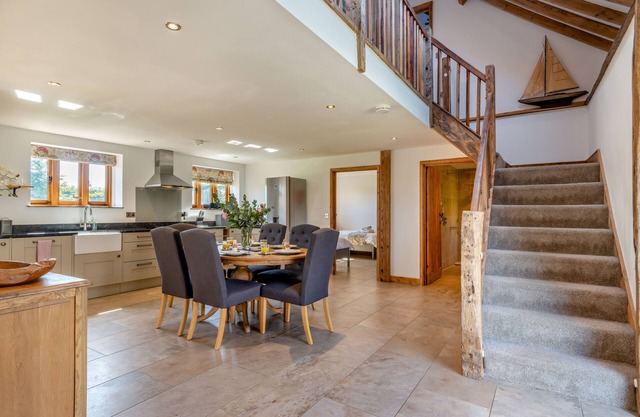 Pentney Barn - Trois Chambres Maison, Couchages 6