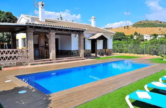PEPE AND MARI HOUSE with pool