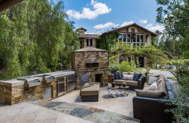 Peppertree Canyon: 6BD 5.5BA Luxe Urban Winery