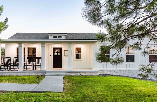 Pera Blanca in the heart of wine country Caldwell
