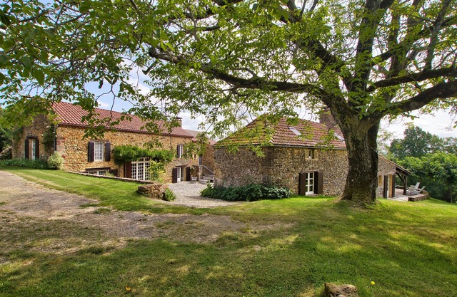 Superbe ensemble périgourdin de deux anciennes maisons entièrement rénovées