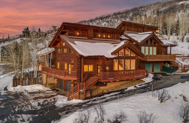 Perched High w/ Views + Hot Tub | Watchtower Chalet