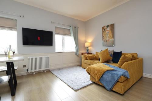 Perfect Bridgend Stay: Comfort & Space!