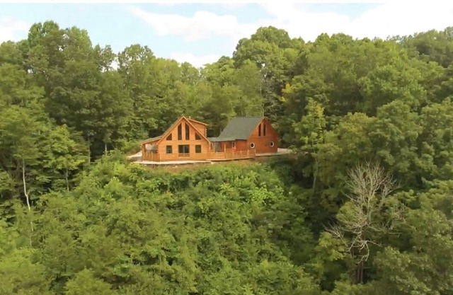 Perfect Cabin Getaway (Lakeview)