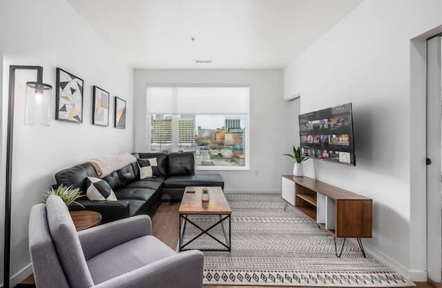 Perfect Central Location - Fast Wifi - Comfy Beds