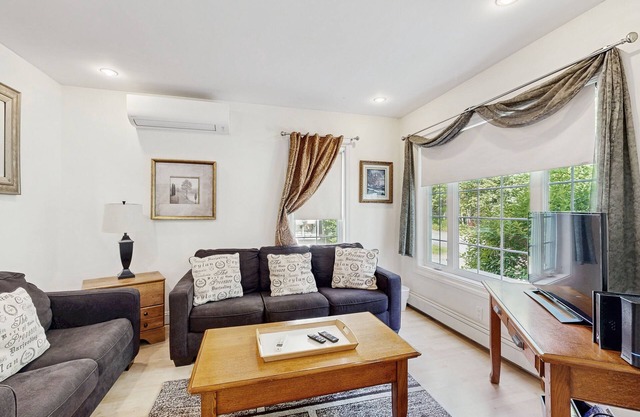 Perfect Cottage Near Downtown & Glen Mary Park w/ Full Kitchen, Free WiFi, More