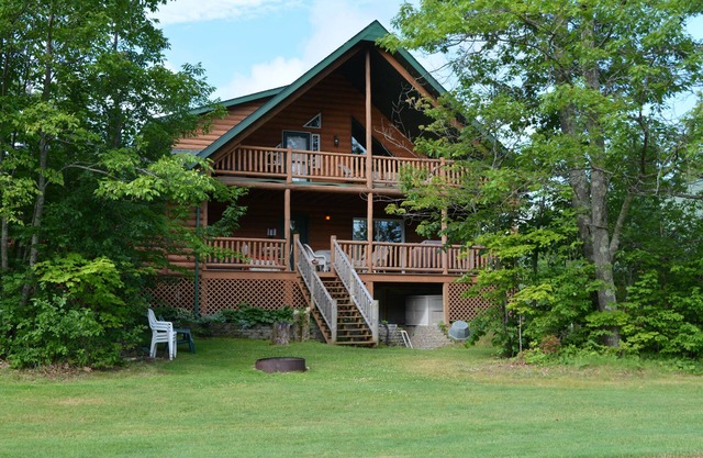 Maison de bois de luxe sur le parcours de golf de Northwood Hills, Direct TV / WiF