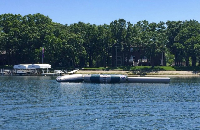 Escapade familiale parfaite - Sandy Beach, 22 Ft. Ponton, trampoline aquatique et plus encore!
