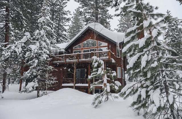 Perfect Family Home in the Angora Highlands