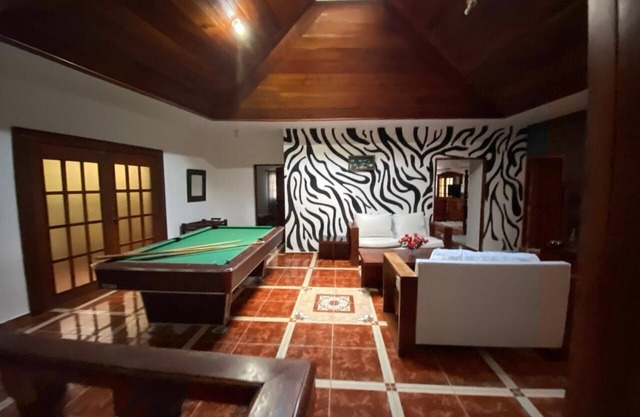 Perfect for family reunion, 3 minutes from restaurant 20 min away/ from lake