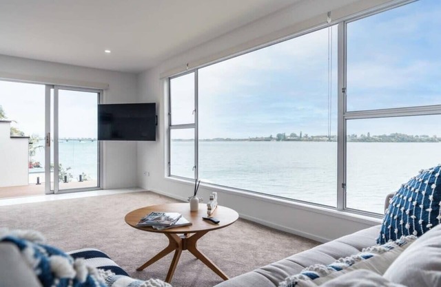 Waterfront House, Boat Shed, 3 Kitchens