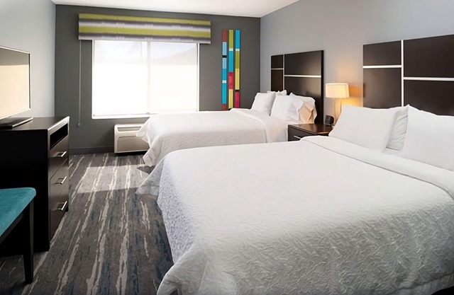 Perfect for Nature Lovers! Pets Allowed, Free Breakfast, Free Parking, Pool!