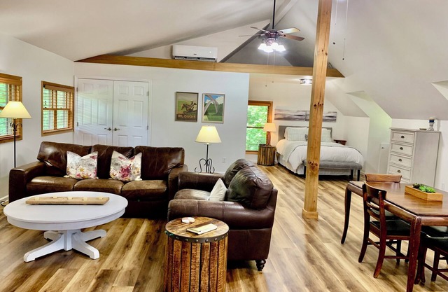 Perfect for Two! Oak Hill in Fairview. 30min. from Nashville or Franklin!