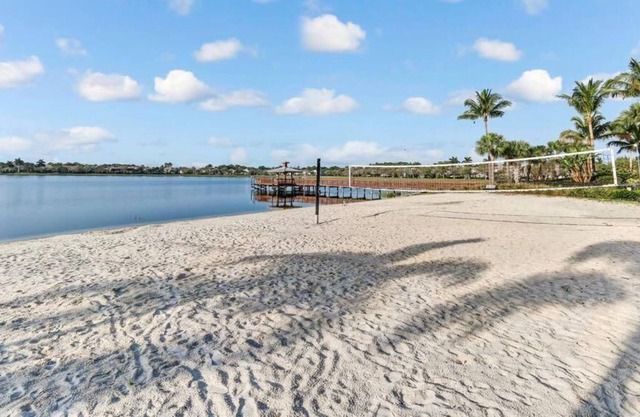 Perfect for Group Getaways! 2 Spacious Units, Spa Services, Golf, On-Site Dining