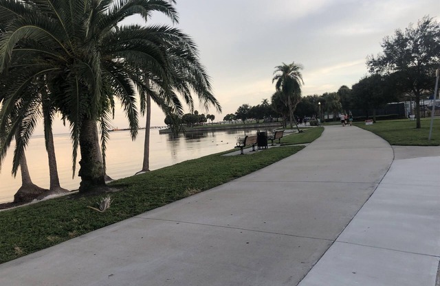 Perfect Getaway+ Bikes+ Patio- Close2 Beach+ Rays!