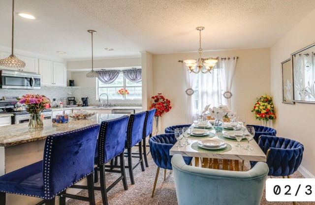 Pet friendly 5-bedroom house in cool Fort Washington with AC, WiFi